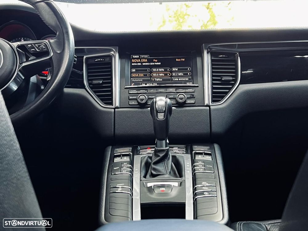 Porsche Macan S - 25