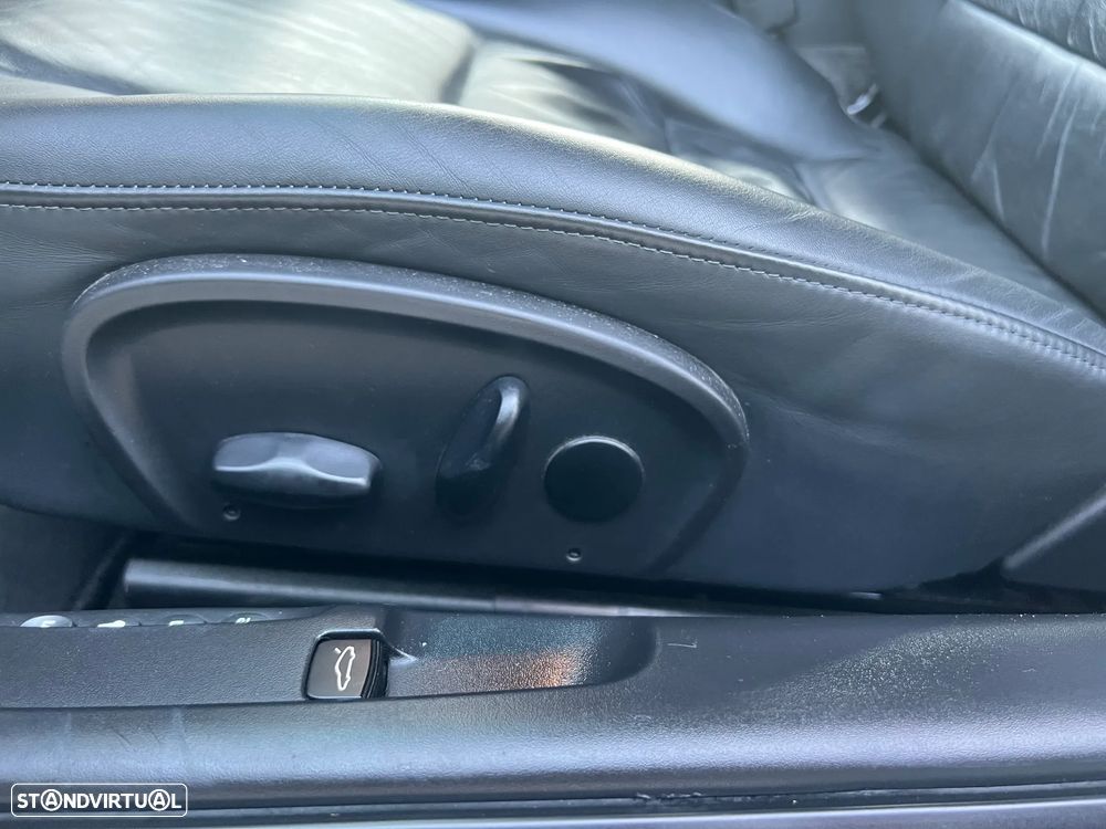 Porsche 911 (996) Carrera 4S Cabrio - 31