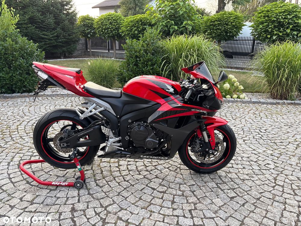 Honda CBR - 7