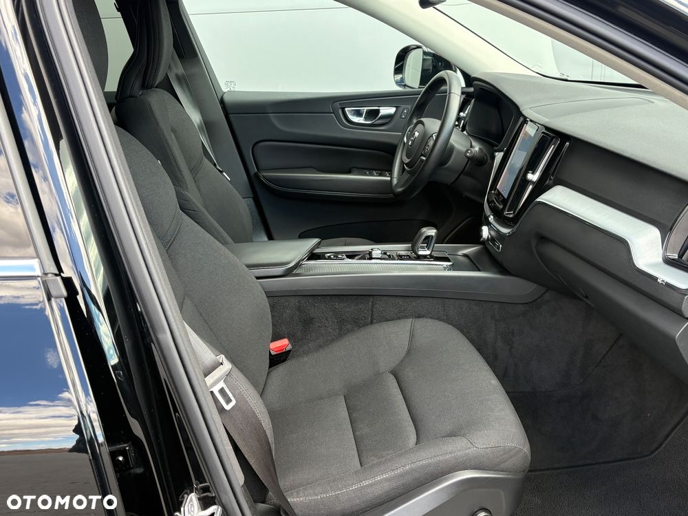 Volvo XC 60 B4 D AWD Geartronic Momentum Pro - 21