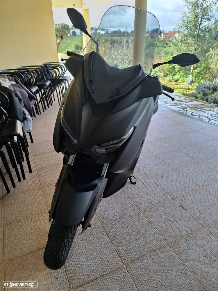 Yamaha X-Max - 1