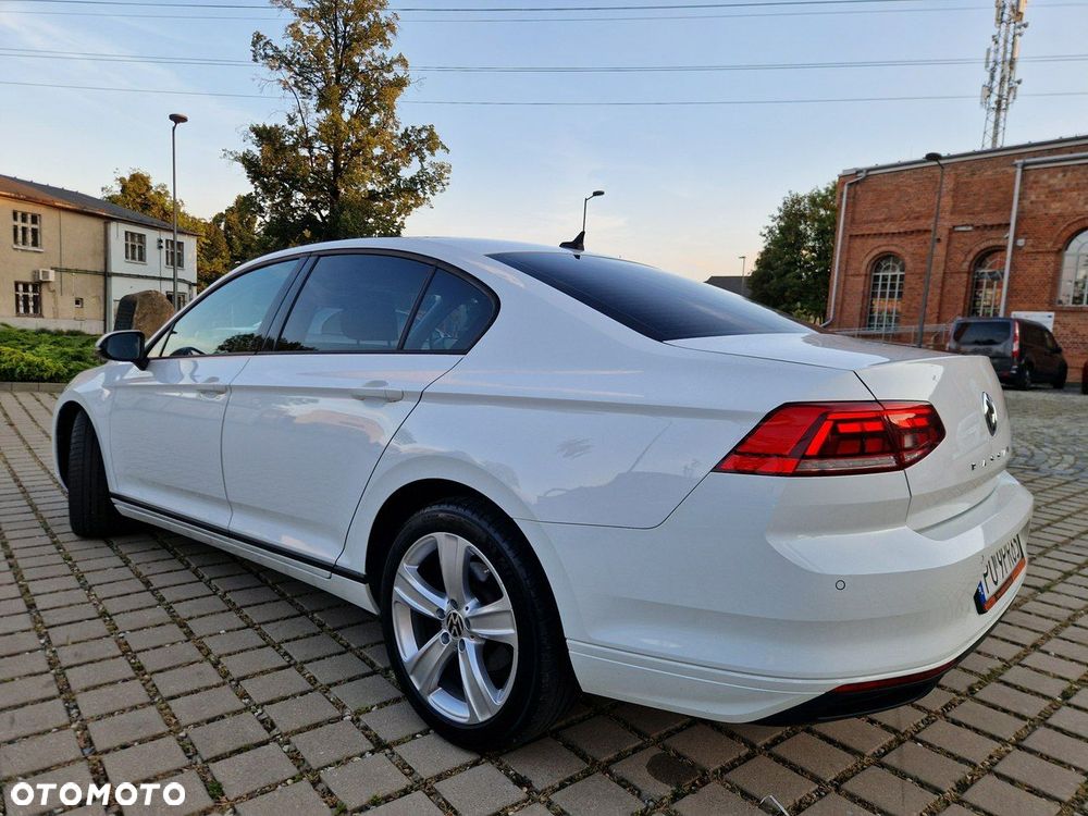 Volkswagen Passat - 14