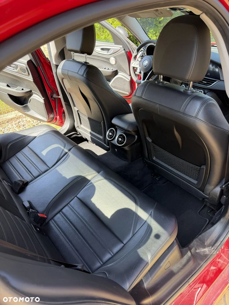 Alfa Romeo Giulia 2.0 Turbo Veloce Q4 - 11