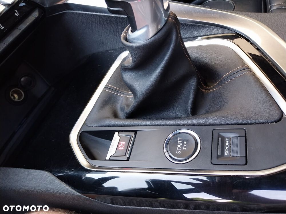 Peugeot 3008 1.2 PureTech GPF Allure S&S - 30