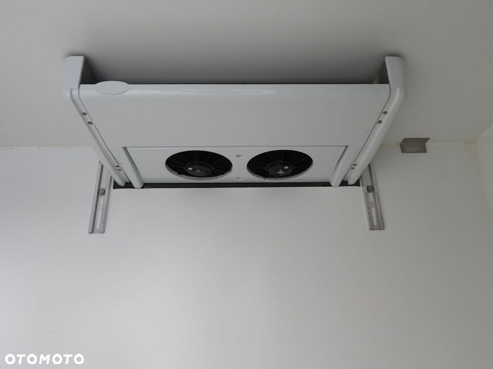 Iveco DAILY 72C18 CHŁODNIA KONTENER -10*C WINDA 9 PALET ZASILANIE 230V TEMPOMAT NAWIGACJA PNEUMATYKA AUTOMAT HI-MATIC BLIŹNIACZE KOŁA KLIMATYZACJA  180KM - 20