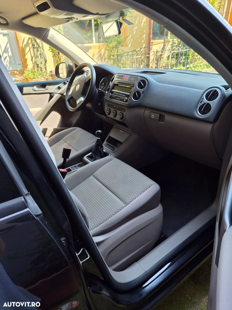 Volkswagen Tiguan - 11