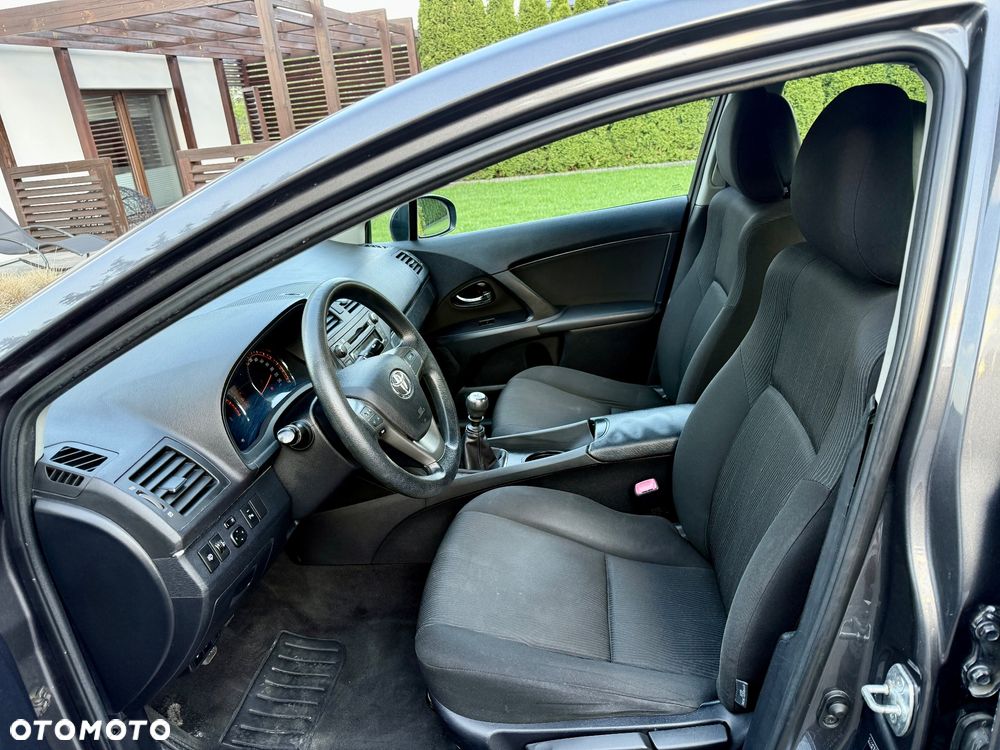 Toyota Avensis 1.8 Comfort - 18