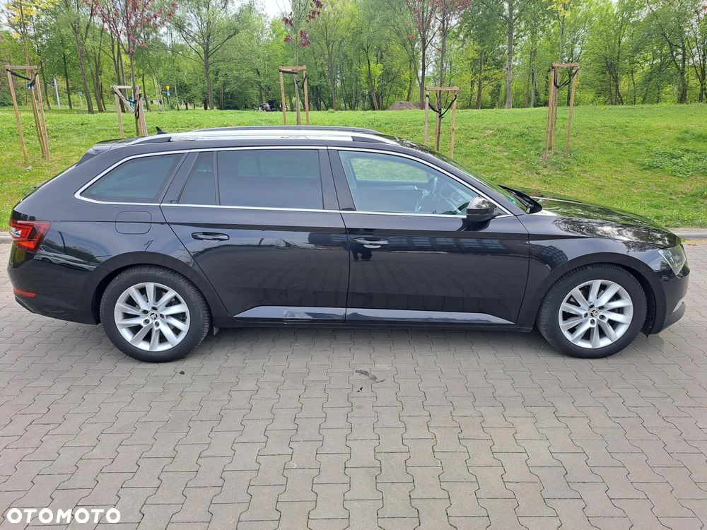 Skoda Superb 2.0 TDI DSG Premium Edition - 8