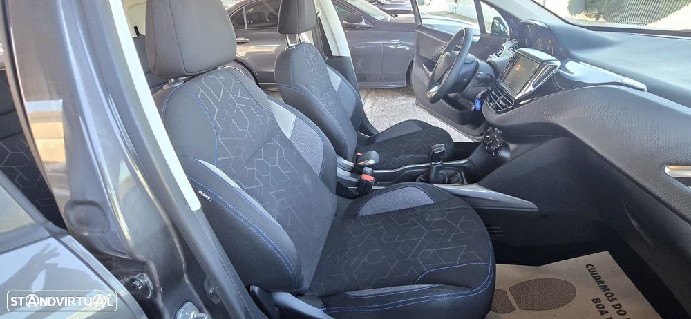 Peugeot 2008 1.2 PureTech Style - 23