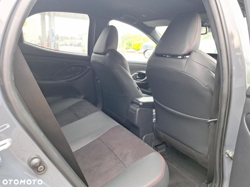 Toyota Yaris - 10