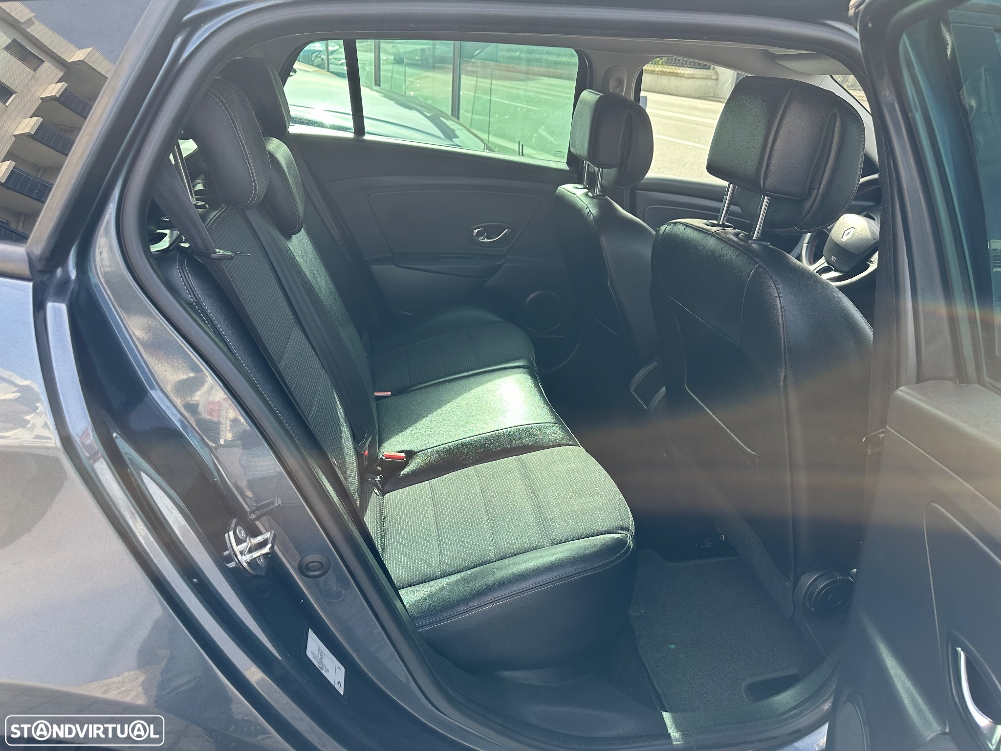 Renault Mégane Sport Tourer 1.5 dCi GT Line - 40