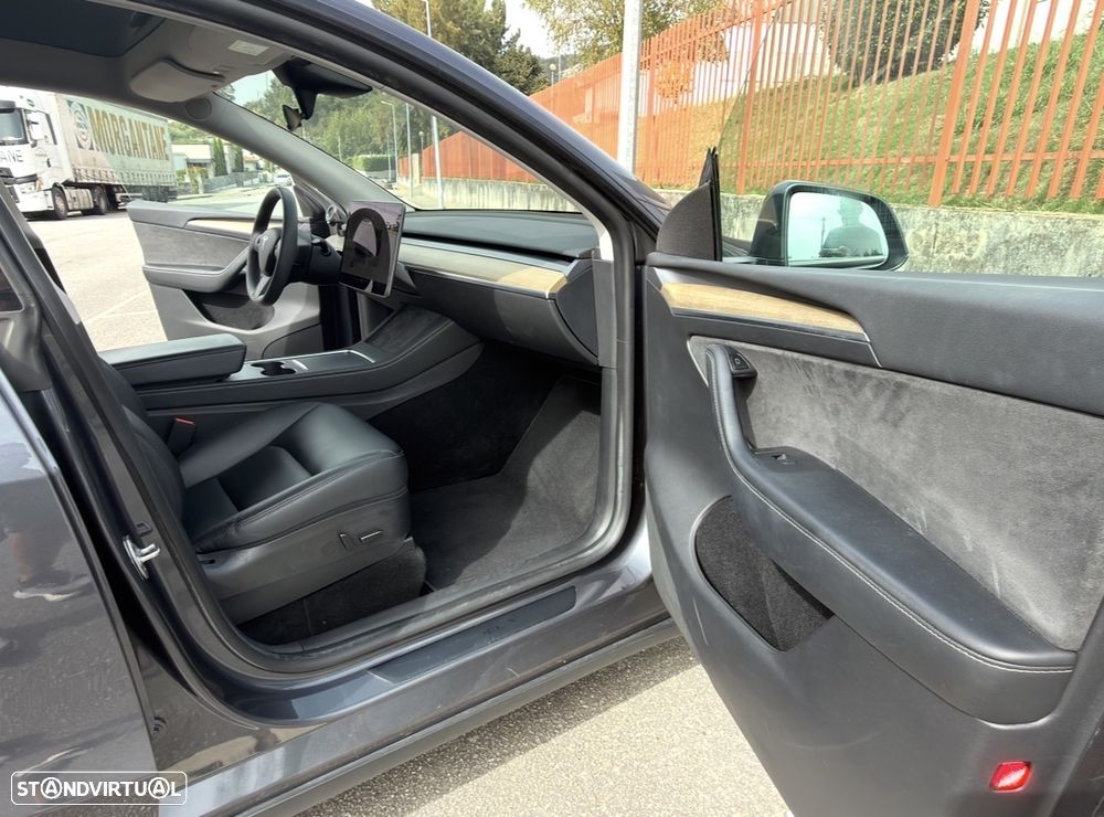 Tesla Model Y Long Range Tração Integral - 14