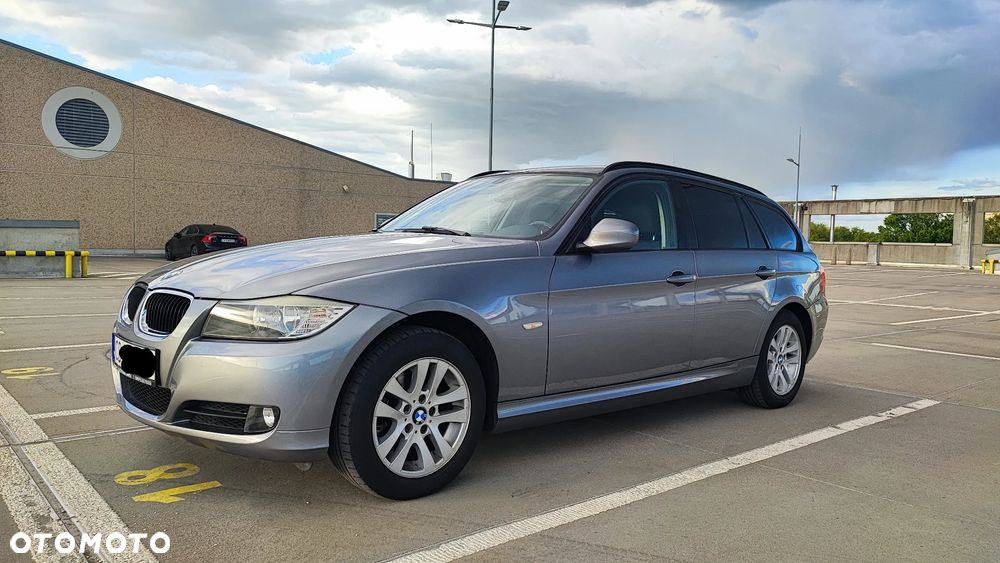 BMW Seria 3 318i - 3