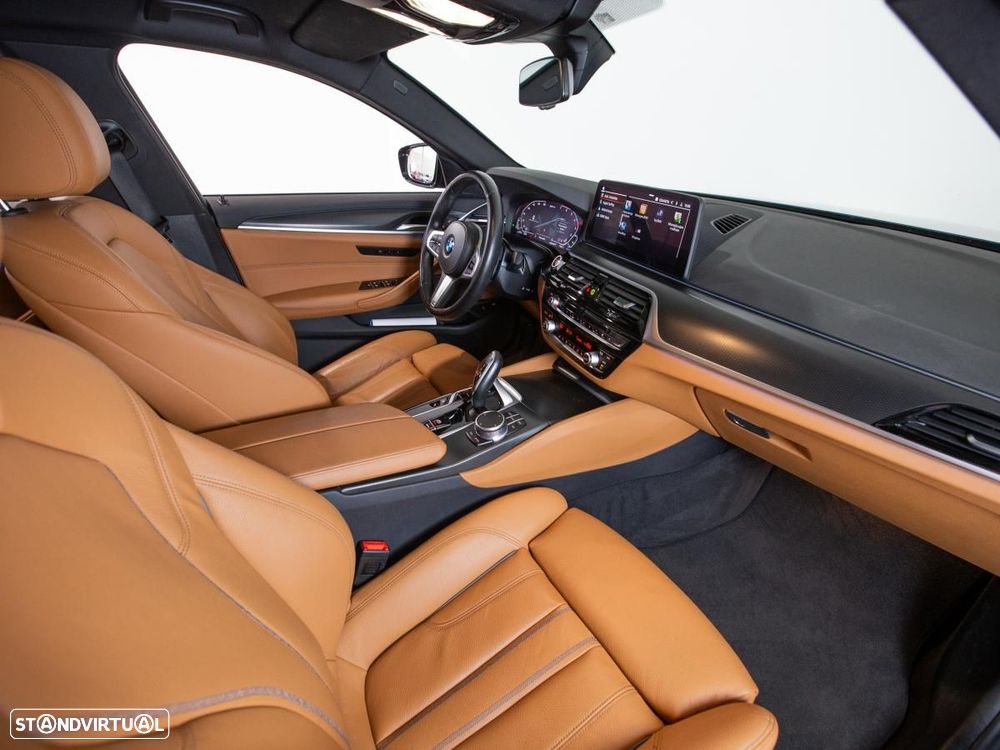 BMW 530 e Pack 50 anos M - 9