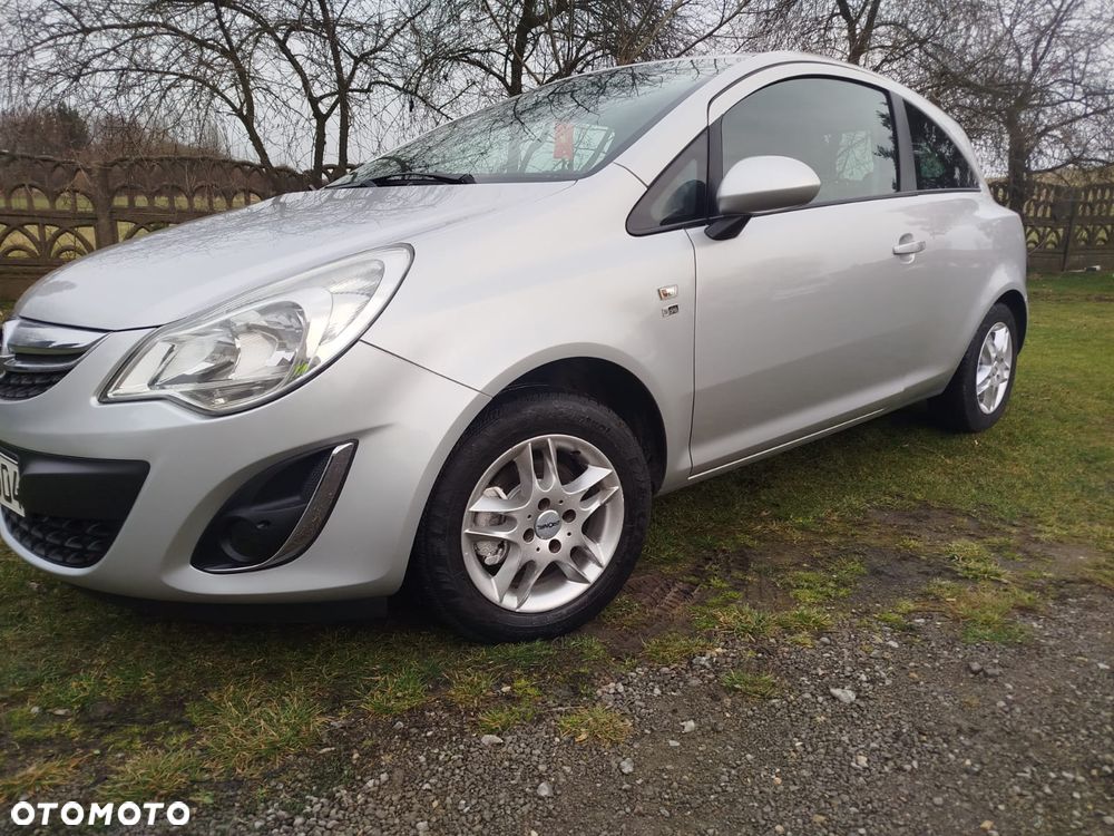 Opel Corsa 1.4 16V 150 Jahre - 10