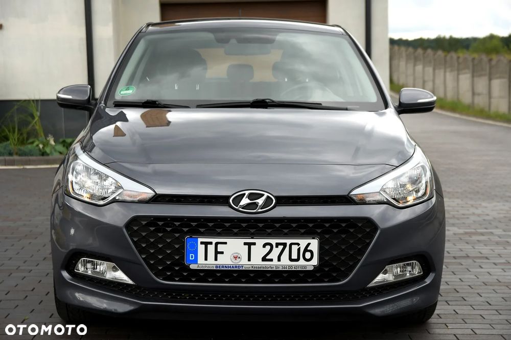 Hyundai i20 1.2 YES Gold - 12