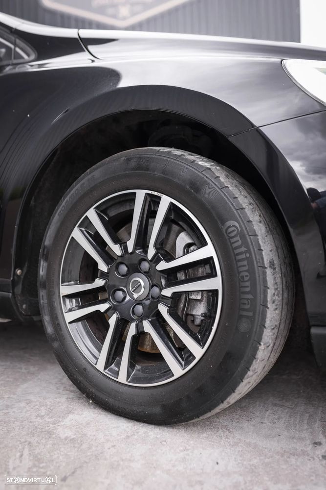 Volvo V40 Cross Country 2.0 D3 Momentum Geartronic - 4
