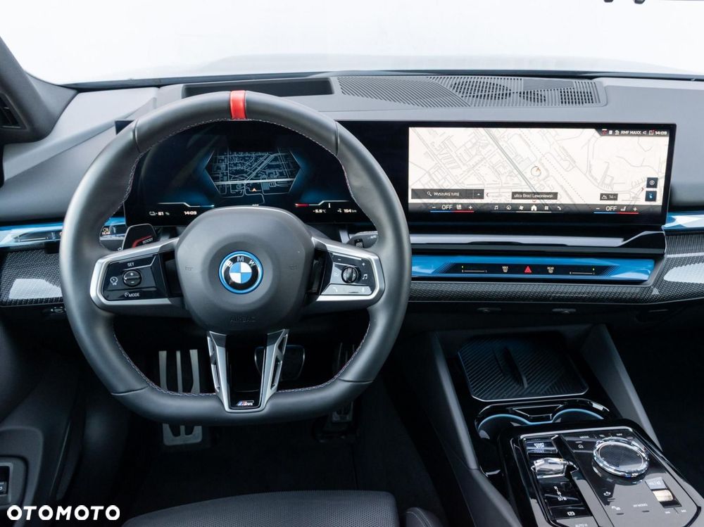BMW i5 - 10