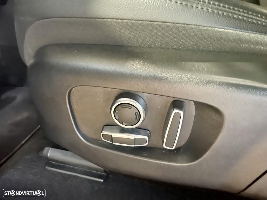 Land Rover Range Rover Evoque P300e R-Dynamic - 11