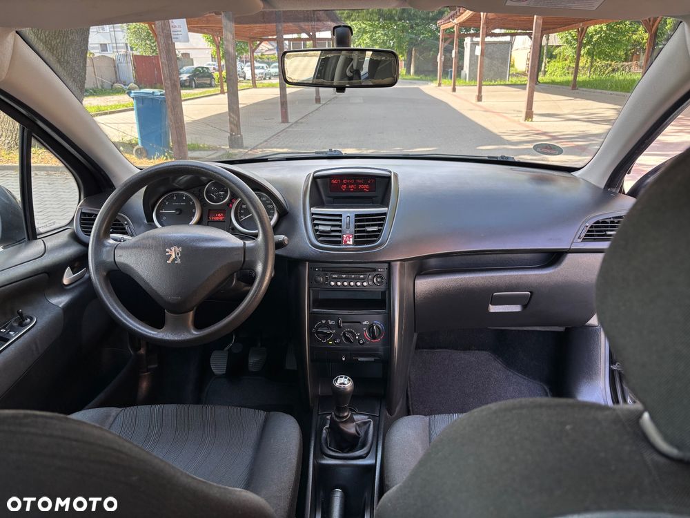 Peugeot 207 1.4 16V Presence - 19