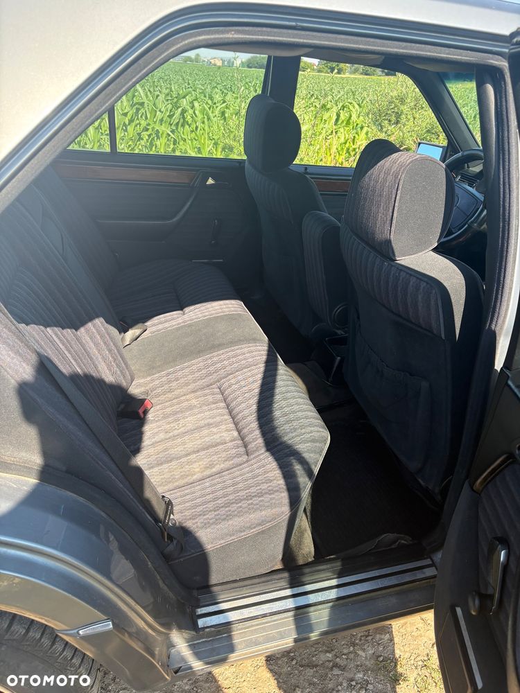 Mercedes-Benz W124 (1984-1993) - 18
