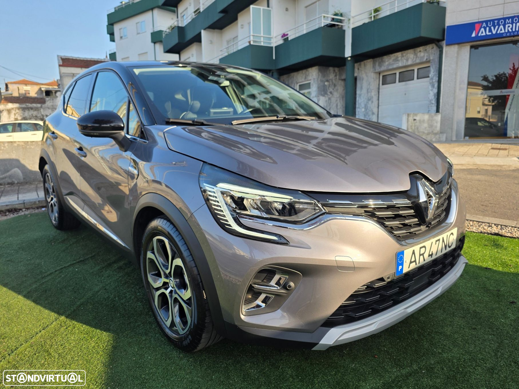 Renault Captur 1.0 TCe Exclusive - 4