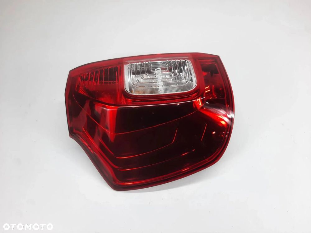 Dacia Logan II 2014 Tył strona lewa Lampy tylne - 2