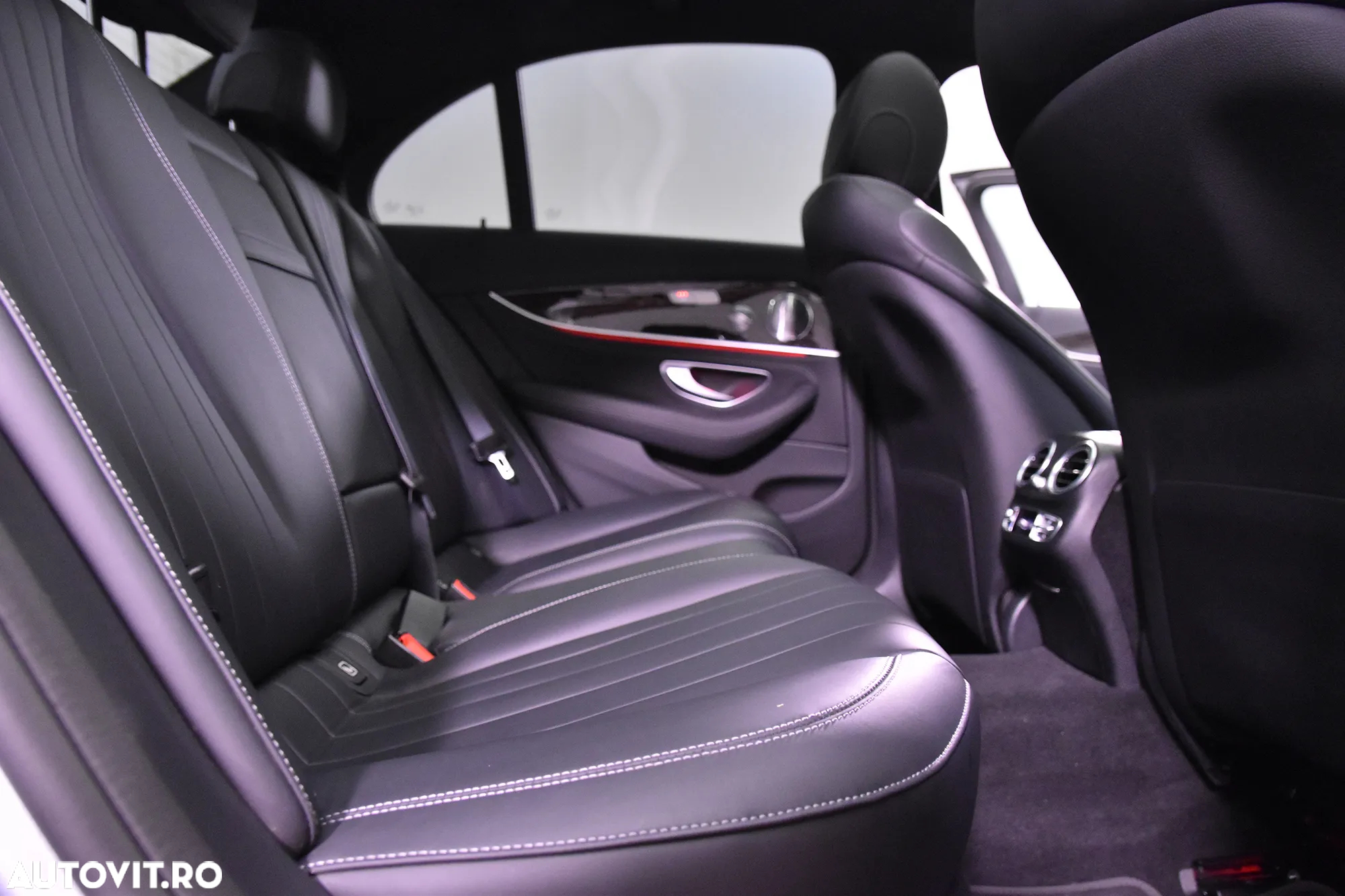 Mercedes-Benz E 350e 9G-TRONIC AMG Line - 12