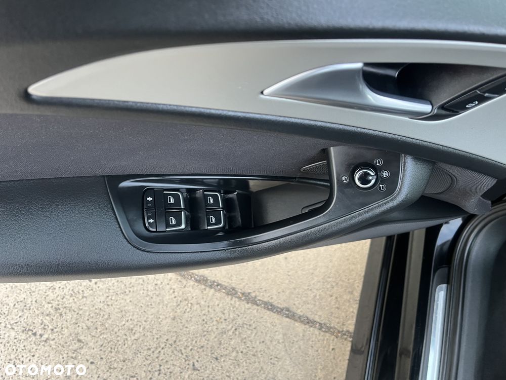 Audi A6 Avant 2.0 TDI Ultra DPF S tronic - 29