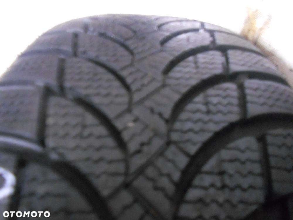 OPONA POJEDYNKA 205/60R16 NEXEN WINGUARD SNOW'G WH2 DOT 2823 8MM - 2