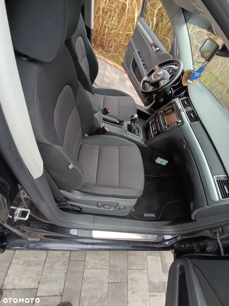 Skoda Superb 2.0 TDI DPF Prestige - 8