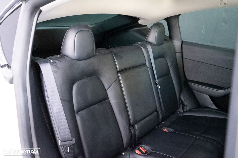 Tesla Model Y RWD - 8