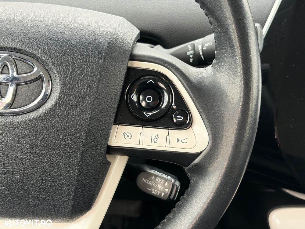 Toyota Prius (Hybrid) Executive - 19