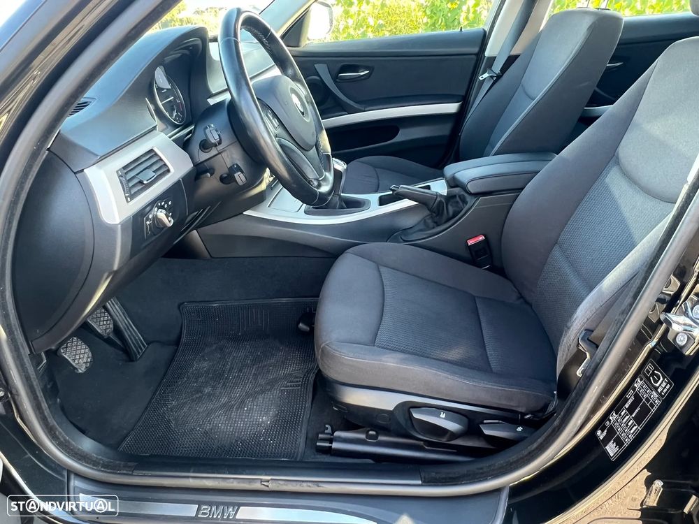 BMW 320 d Dynamic - 10