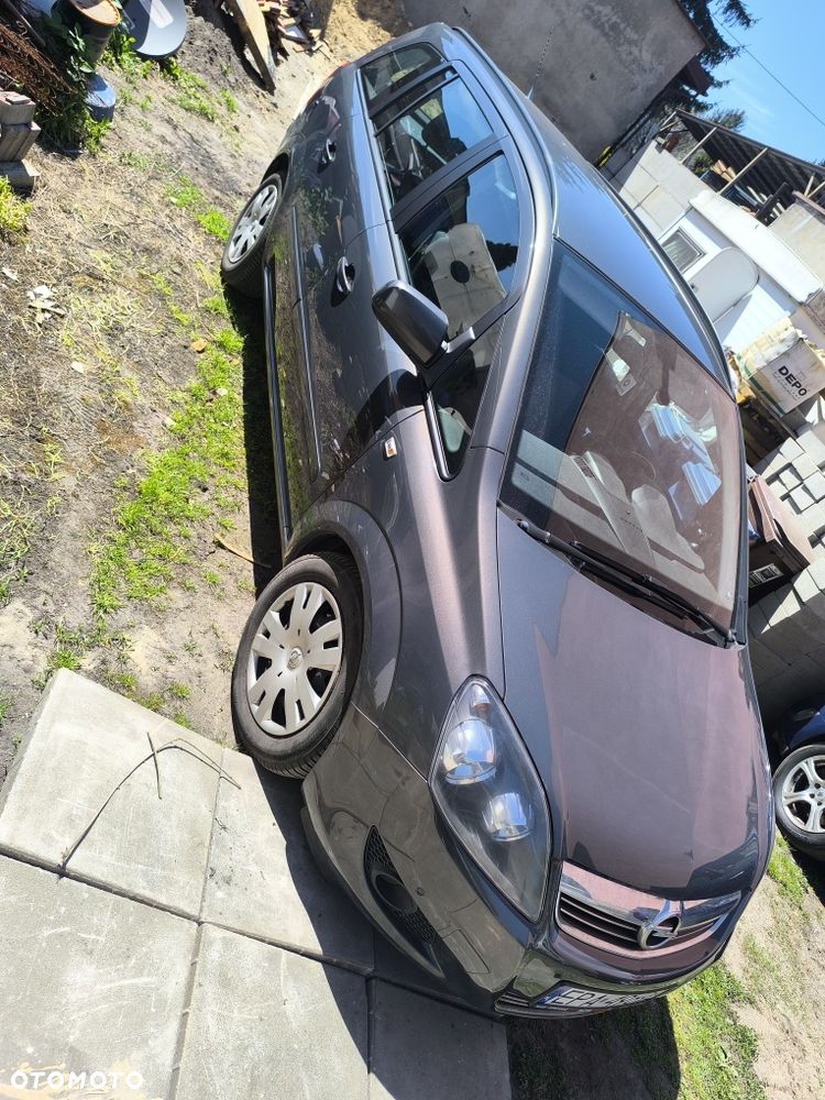 Opel Zafira - 2
