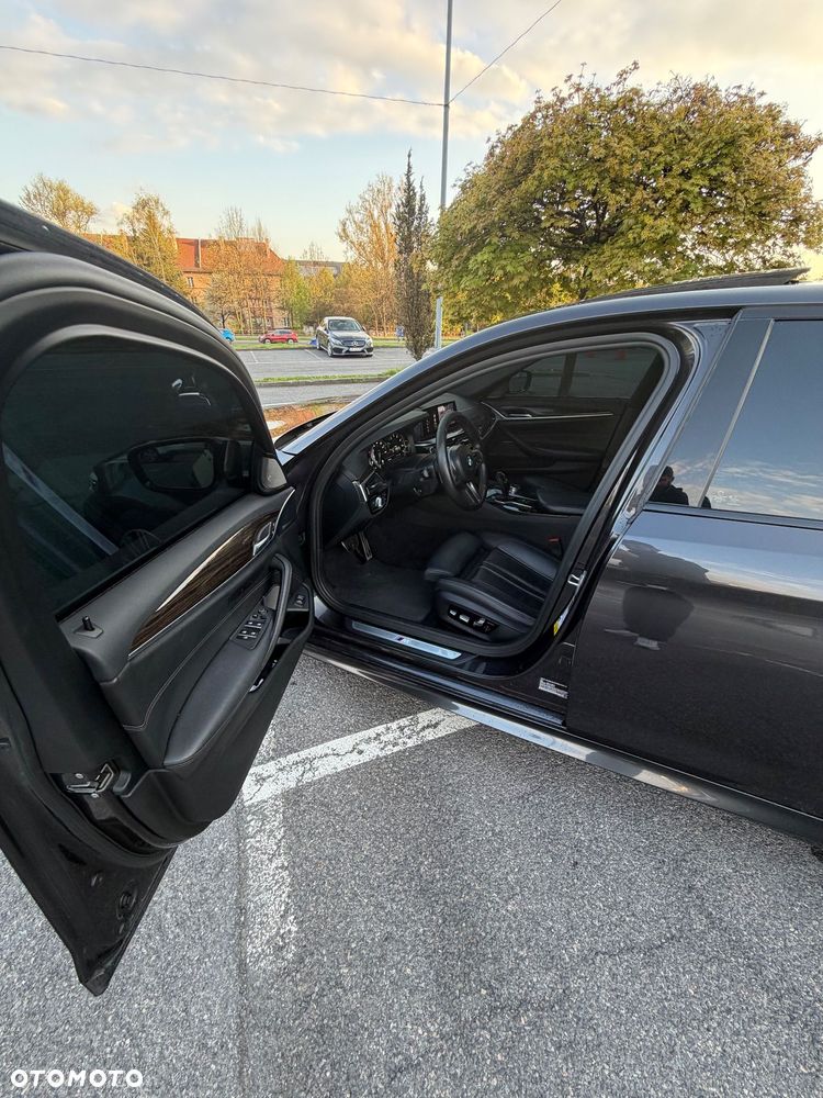 BMW Seria 5 530i M Sport Edition - 10