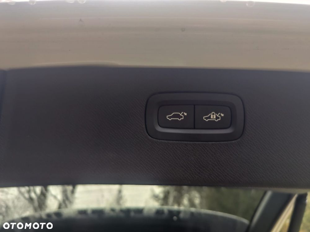 Volvo XC 90 B5 B AWD Inscription 7os - 7