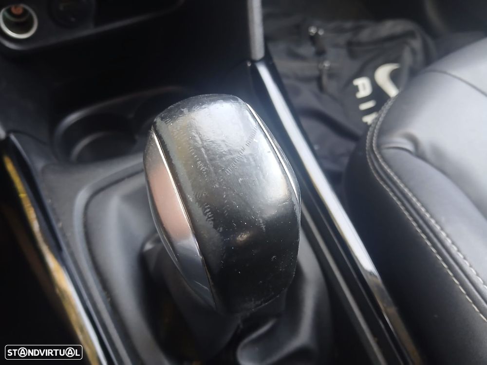 Peugeot 2008 1.2 PureTech Allure - 20