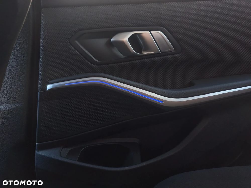 BMW Seria 3 318i Advantage - 22