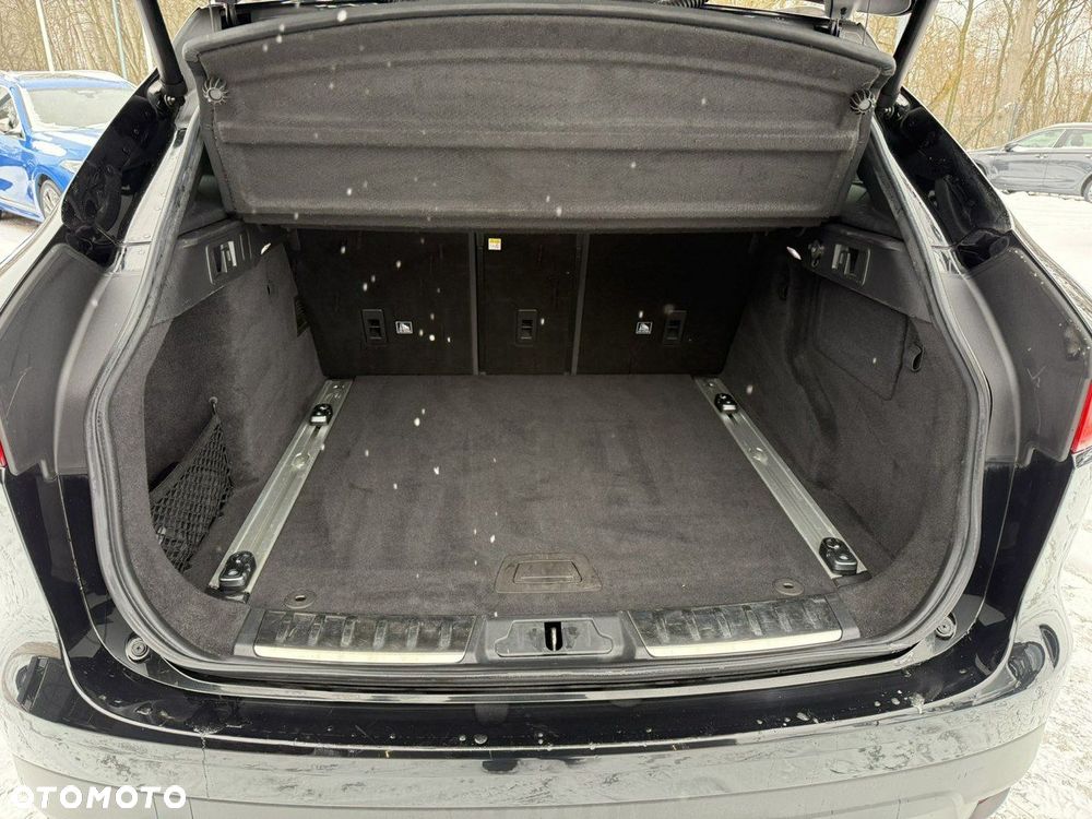 Jaguar F-Pace 2.0 i4D AWD R-Sport - 27