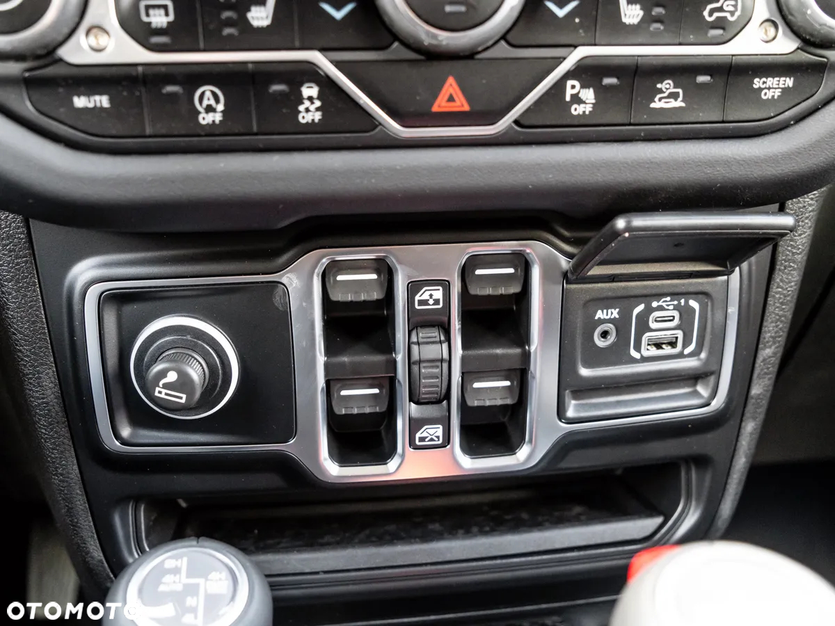 Jeep Wrangler Unlimited GME 2.0 Turbo Sahara - 25