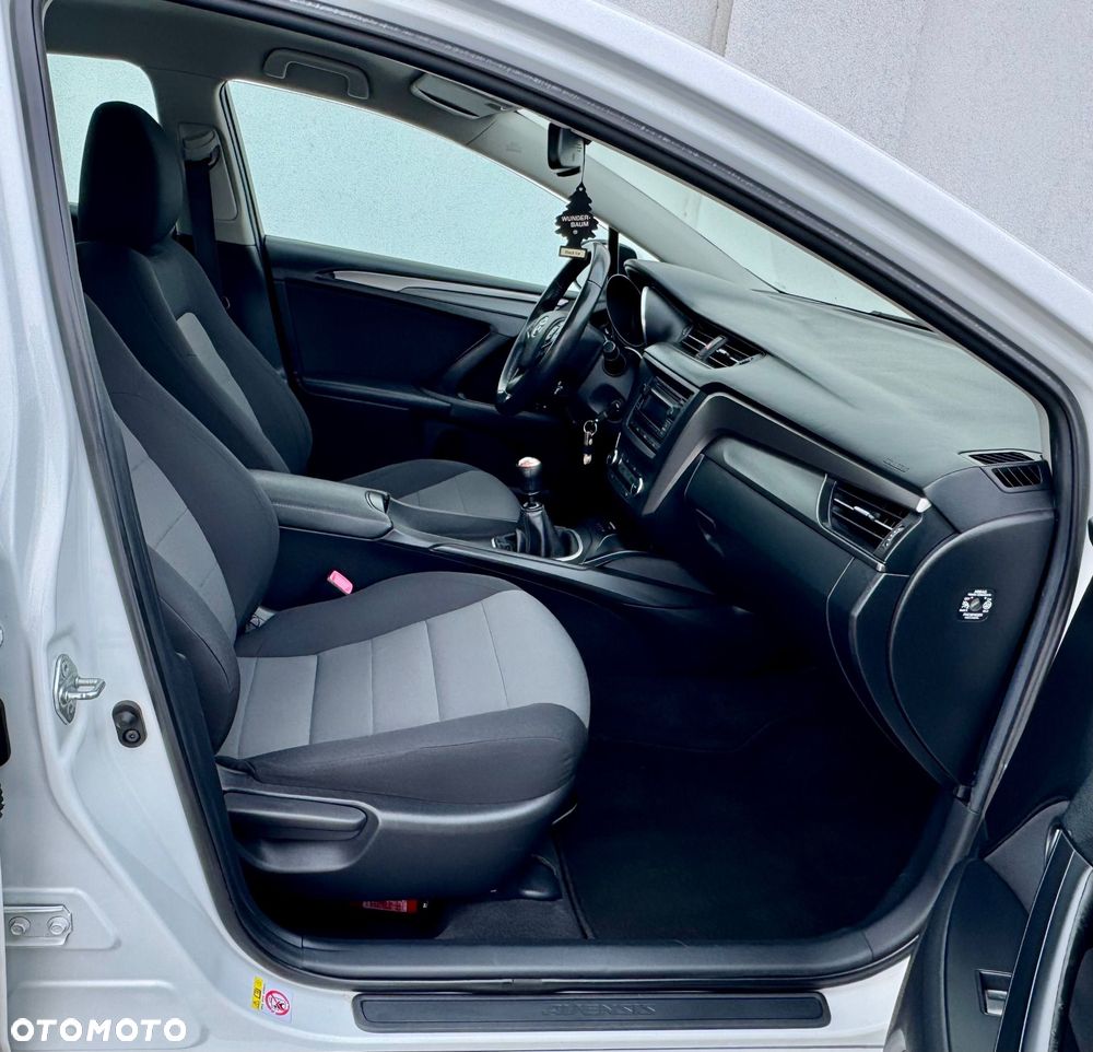 Toyota Avensis 1.6 D-4D Prestige - 10