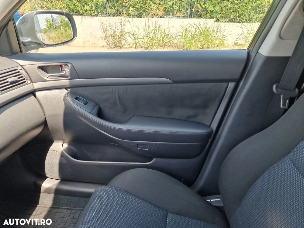 Toyota Avensis - 3