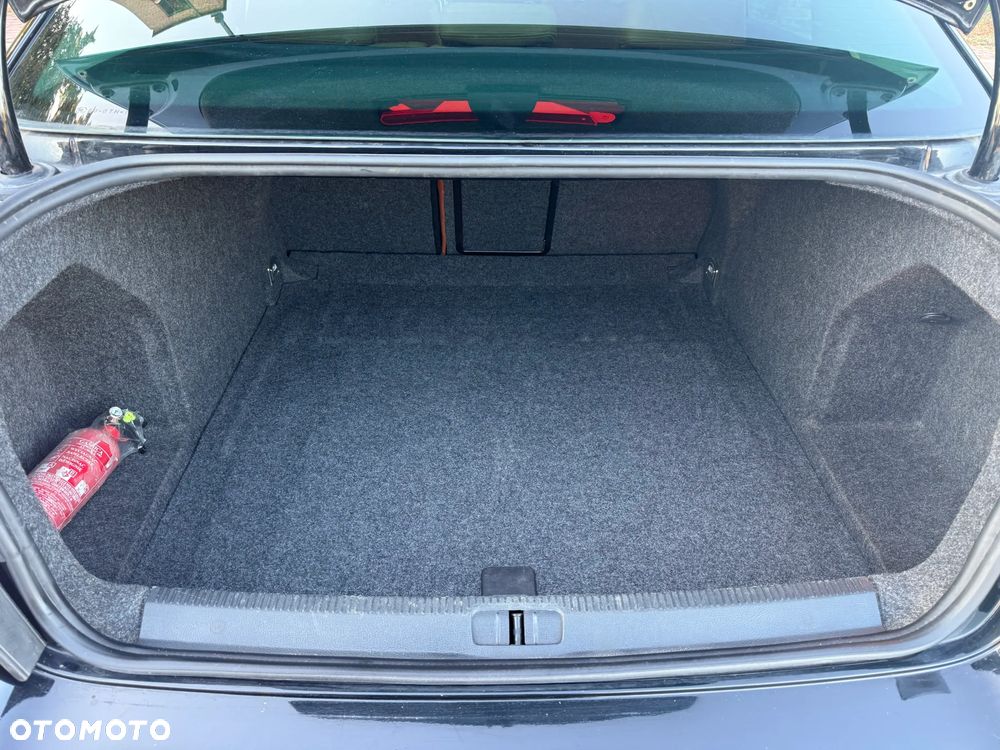 Volkswagen Passat 1.9 TDI Comfortline - 8