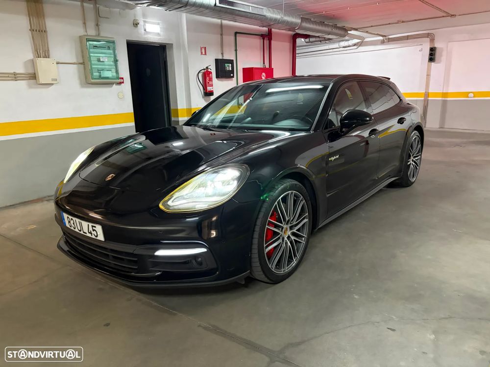 Porsche Panamera Sport Turismo 4 E-Hybrid - 2
