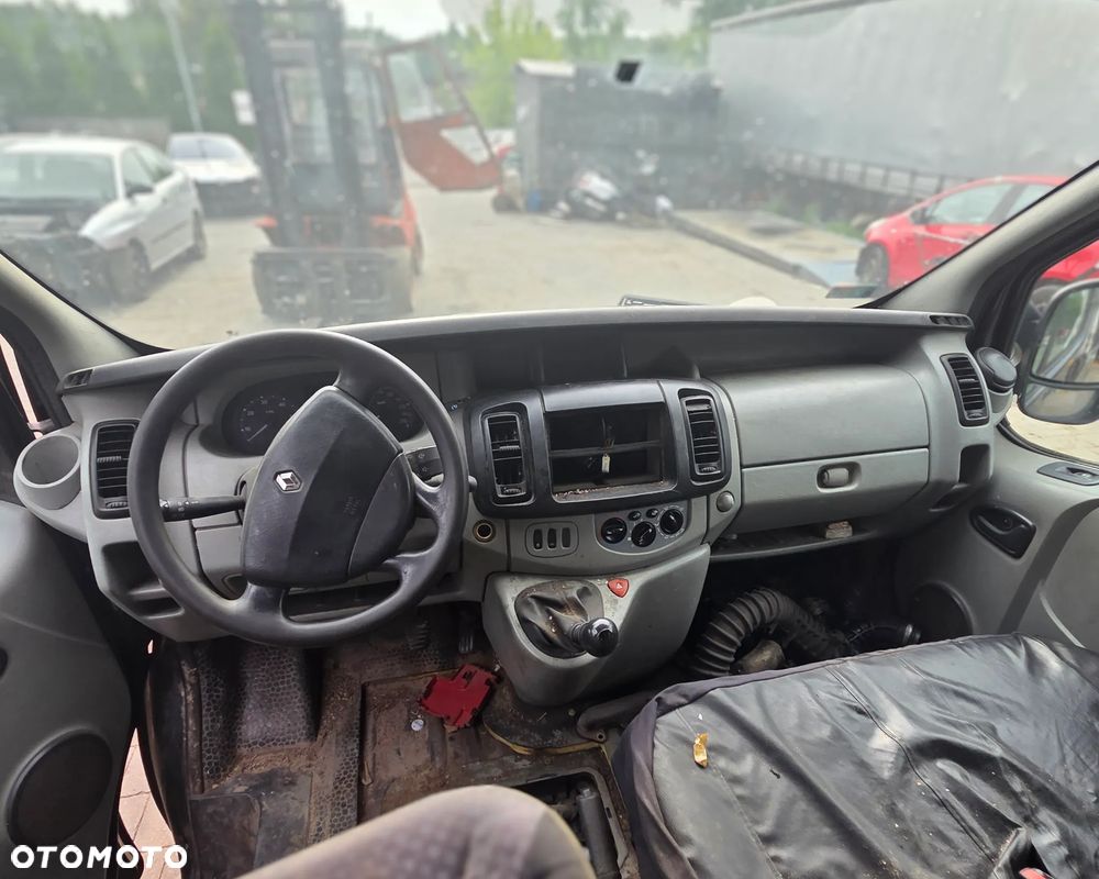 Renault Trafic II 2008 2.0 dCi M9R782 na części - 8
