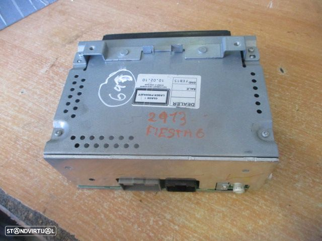 Radios 8A6T18C815BR FORD FIESTA 6  2010 1.4TDCI 70CV 5P BRANCO ORIGINAL RADIO AHU  FORD FIESTA 6 FASE 1 2010 1.6TDCI 90CV 5P PRETO FORD FIESTA 6 FASE 1 2010 1.4TDCI 70CV 5P CINZA ORIGINAL RADIO AHU - 2