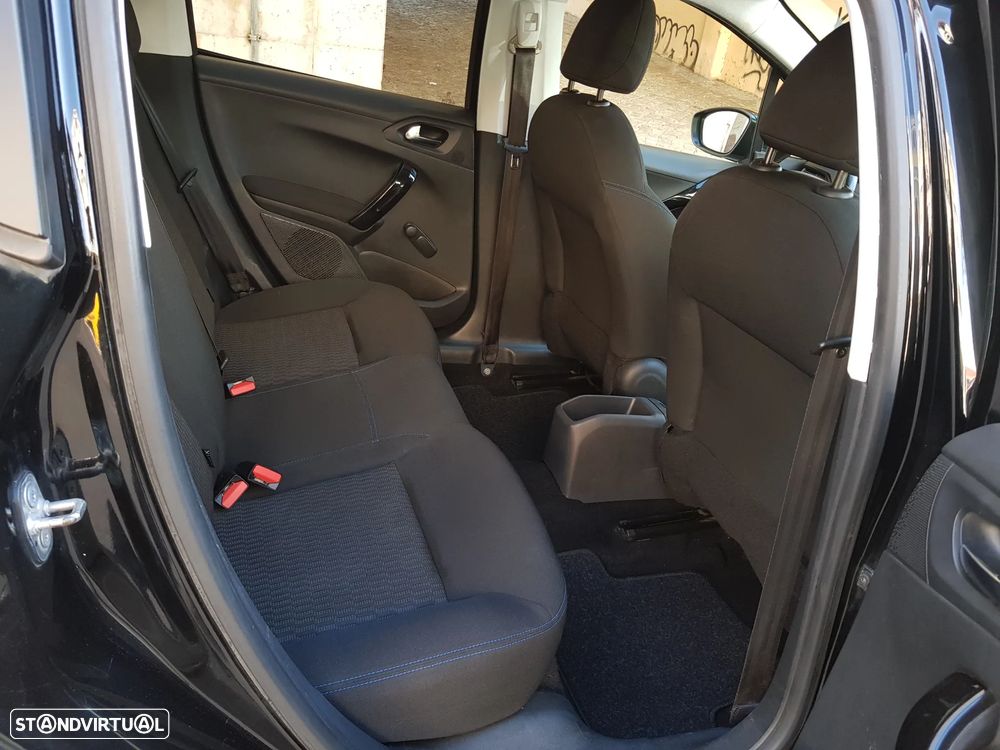 Peugeot 208 1.5 BlueHDi Signature - 39