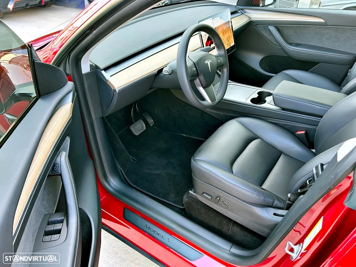 Tesla Model Y Long Range Dual Motor AWD - 18