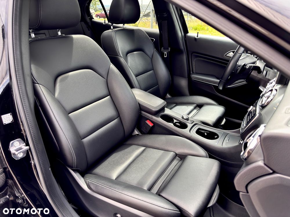 Mercedes-Benz GLA 250 7G-DCT AMG Line - 17